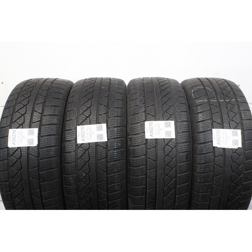 Pneumatico 225 45 R19 96V M+S STARMAXX INCURRO WINTER W870 usato