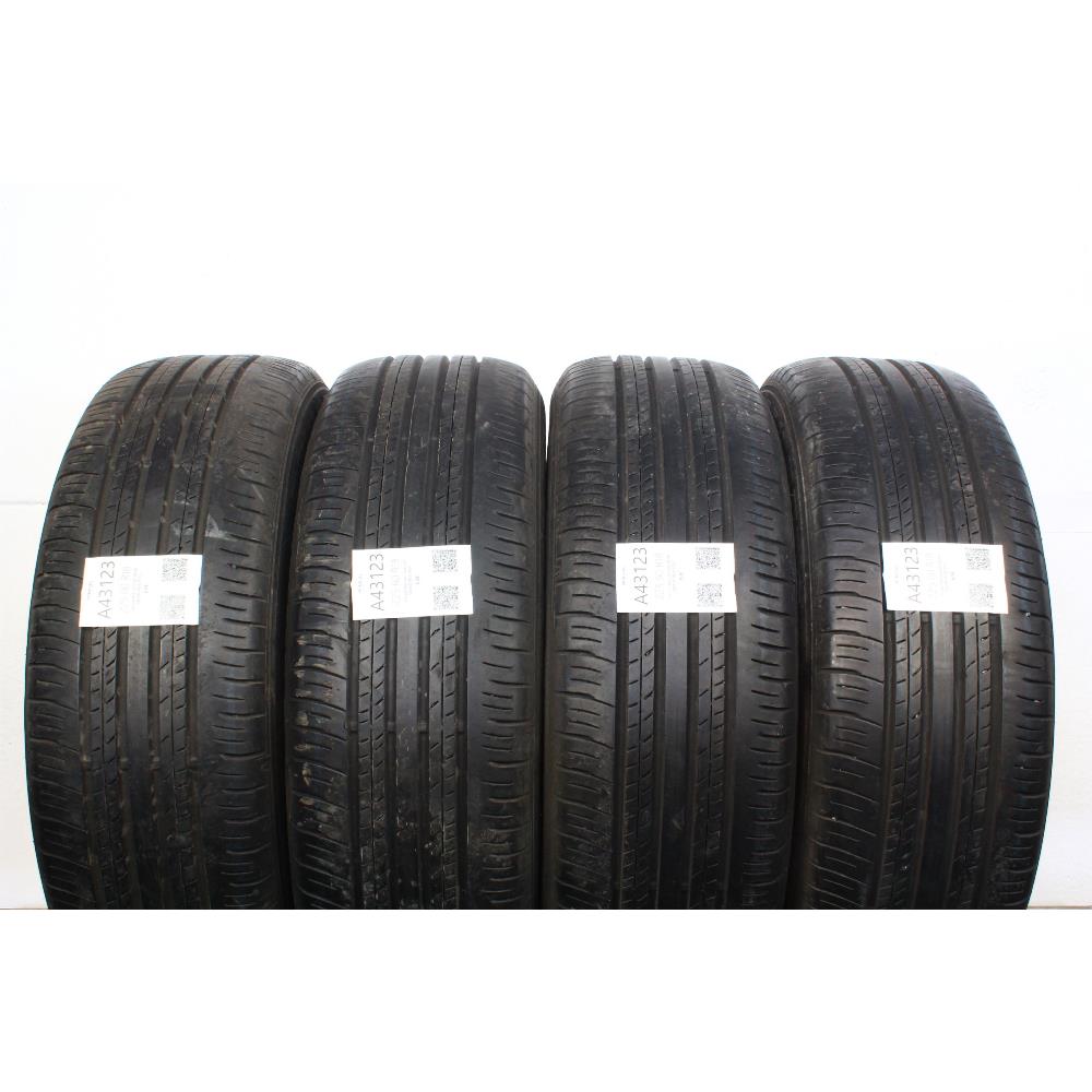 225 60 R18 100H DUNLOP GRANDTREK PT30